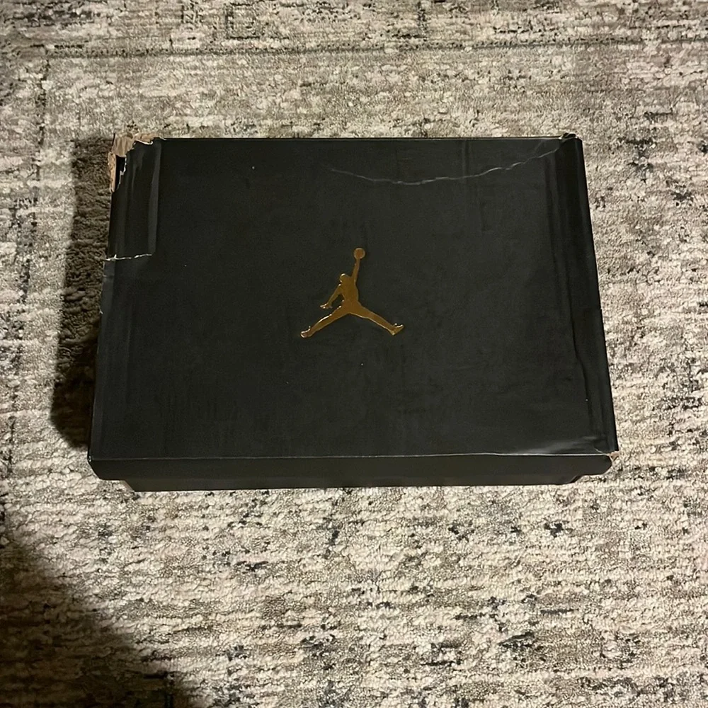 Nike Air Jordan 1 Mid Milan - Picture 7 of 8